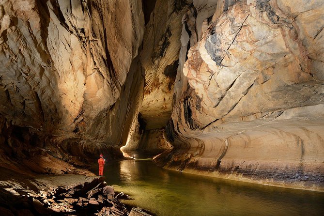 3 Days 2 Nights Unesco World Heritage Mulu 4 Showcaves - Tour Overview
