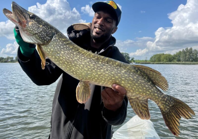 3 Days All-In Fishing Vacation Zander Pike Fish Holiday - Fishing Experience and Equipment