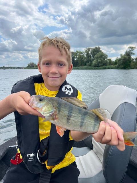 3 Days All-In Fishing Vacation Zander Pike Fish Holiday - Location and Activities