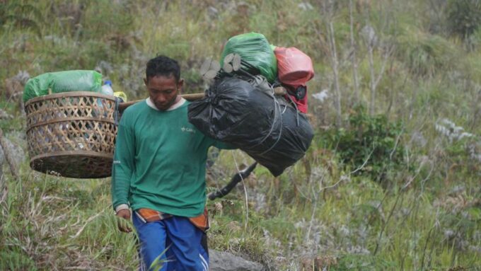 3 Days and 2 Nights Trekking to Summit Sembalun -Senaru - Inclusions and Pricing