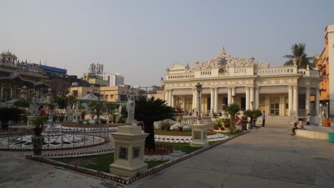 3 Days Exclusive Kolkata and Bishnupur Tour - Terracotta Temples and Local Weavers