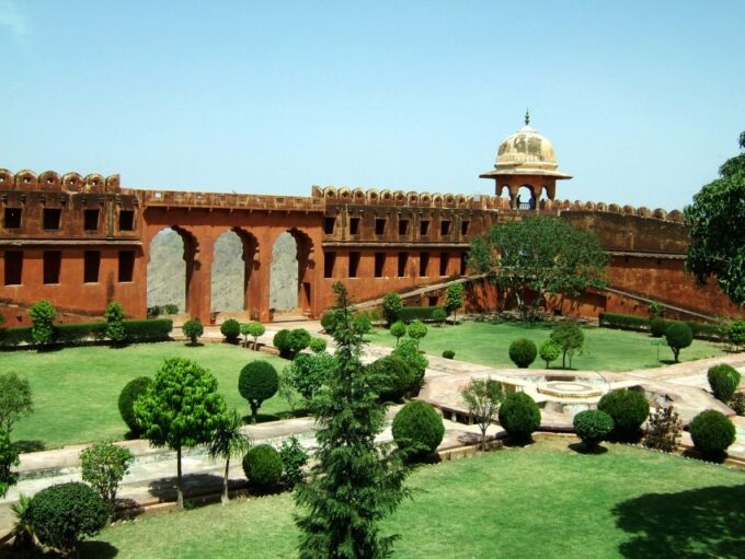 3 Days Jaipur Tour With Ranthambore National Park - Dining Experiences