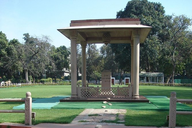 3 Days Luxury Golden Triangle Tour to Agra and Jaipur From Delhi - Cancellation and Accessibility