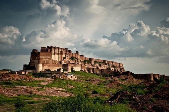 3 Days Private Guided Jodhpur & Udaipur Tour From Jaipur With Lunch & Hotels - Tour Logistics