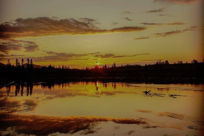 3 Days Tour Fall Color in Yukon From Whitehorse - Canoeing on Takhini River