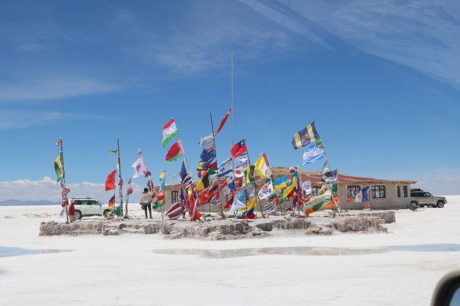 3-Days Tour to the Uyuni Salt Flat and Colored Lagoons +Sunset+Mirror Effect - Tour Overview and Details