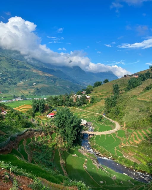 3 DAYS TREKKING IN SA PA - Descending From Sa Pa Center