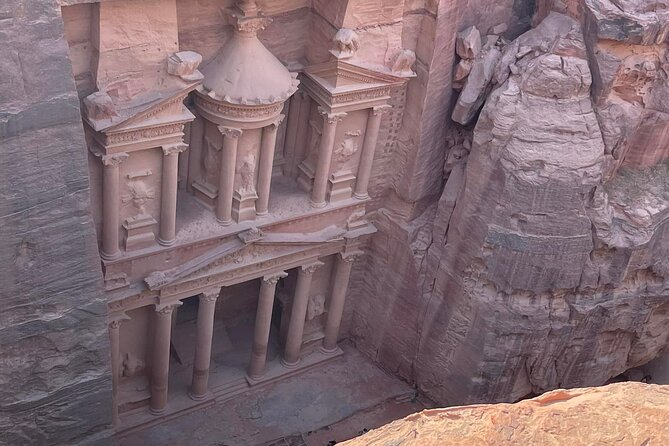 3 Epic Nights in South Jordan Exploring With the Locals. - Hiking the Siq Trail