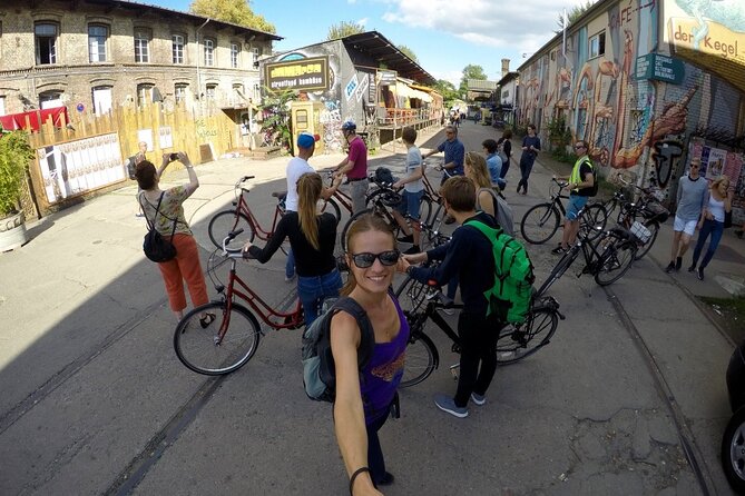 3-Hour Alternative Berlin Bike Tour: Vibes of Berlin - Duration and Logistics
