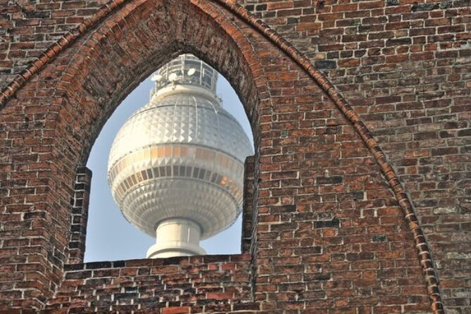 3-Hour Alternative Berlin Bike Tour: Vibes of Berlin - Explore the Spree River