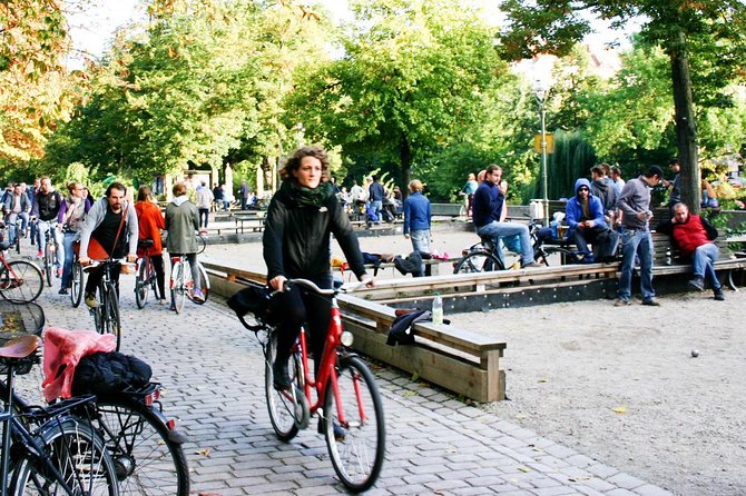 3-Hour Alternative Berlin Bike Tour: Vibes of Berlin - See the East Side Gallery