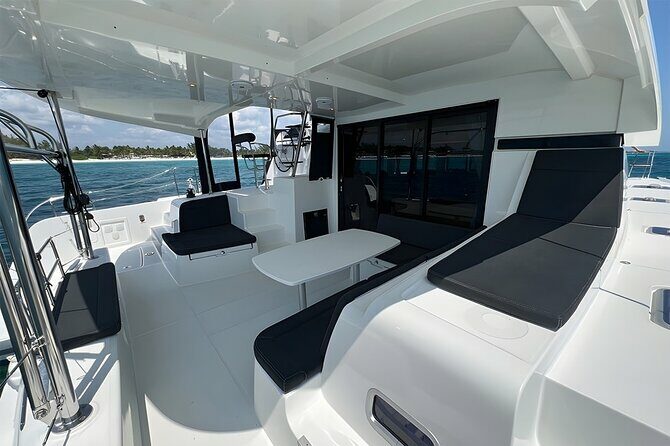 3 Hour Catamaran Experience in a Private 42' Lagoon - The Sum Up