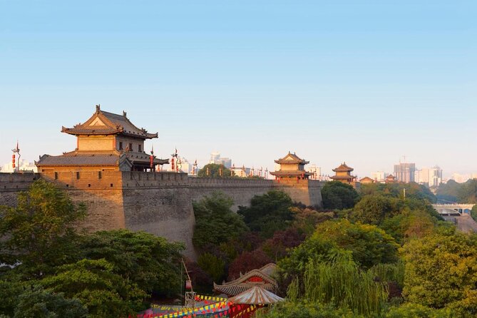 3-Hour City Wall Park Walking and Foodie Experience at Yongxingfang - Key Points