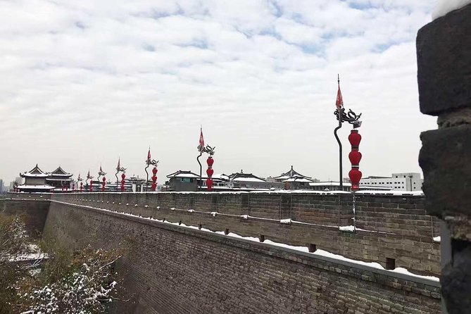 3-Hour City Wall Park Walking and Foodie Experience at Yongxingfang - Highlights of the Itinerary