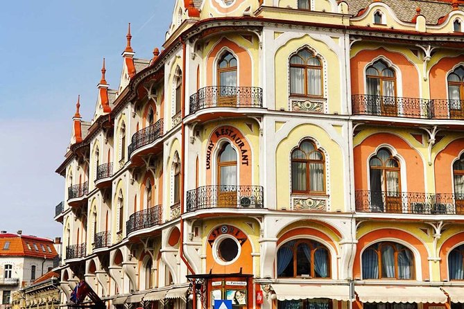 3-Hour Cultural Walking Tour of Oradea - Transportation and Meeting Details