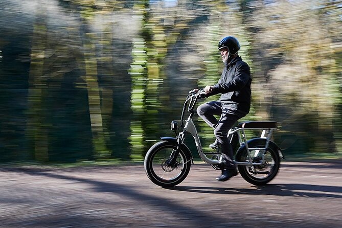 3-HOUR ELECTRIC BIKE RENTAL PORT OF CALL - Saguenay Guided Tours - Staff Expertise and Assistance