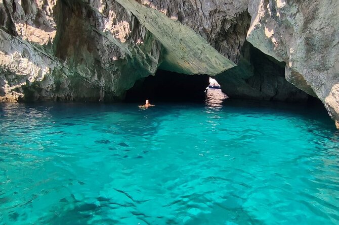 3-Hour Private Boat Activity of the Island of Capri With a Sailor - Meeting and Pickup Details