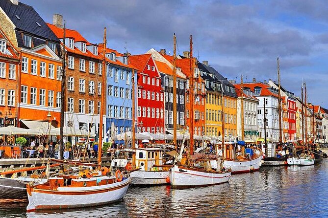 3-Hour Private City Walking Tour With a Canal Tour Ticket - Tour Details
