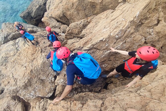 3-Hour Private or Small Group Coasteering in Sounio - Location and Meeting Details