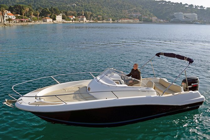 3-Hour Private Sailing and Snorkeling Adventure From Fira - Meeting and Logistics