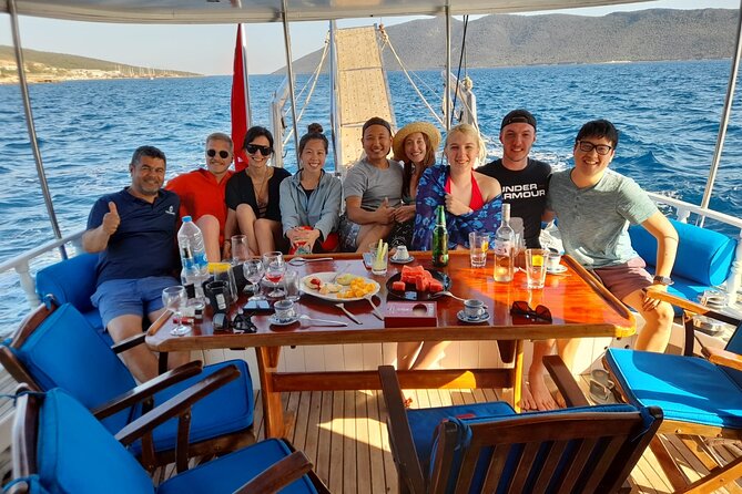 3-Hour Private Sunset Boat Tour With Dinner in Bodrum - Personalized and Private Tour