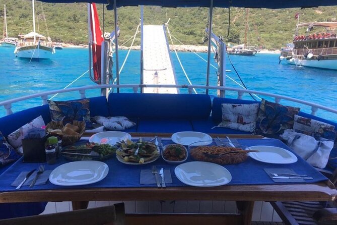 3-Hour Private Sunset Boat Tour With Dinner in Bodrum - Sunset Dinner and Activities