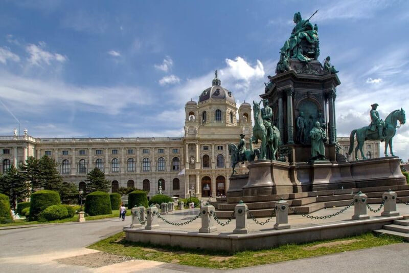 3 Hour Private Tour in Vienna by Private Car - Tour Experience