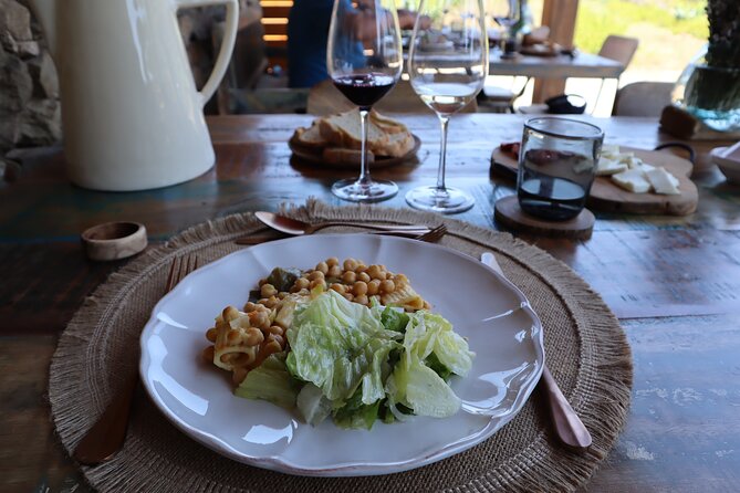 3-Hour Private Wine Tasting in Quinta Da Vineadouro With Lunch - Meeting and Pickup