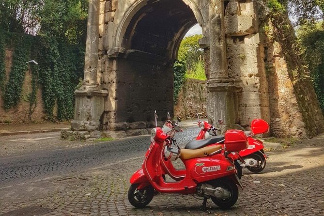 3-Hour Rome Small-Group Sightseeing Tour by Vespa - Experience the Vintage Vespa