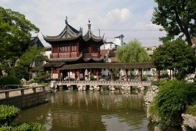 3-Hour Shanghai Yu Garden &Old Town Private Tour with Tea Tasting - Exploring Shanghai’s Old Town and Yuyuan Garden: A Practical Guide