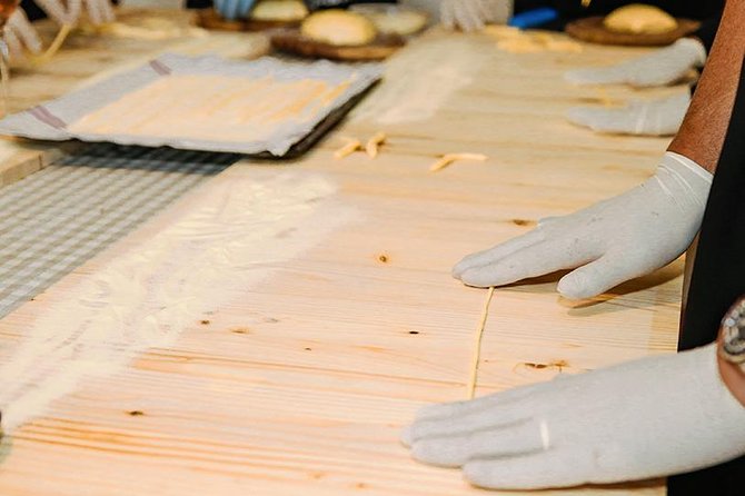 3-Hour Tuscan Cooking Class With Wine & Oil Tasting - Immersive Small-Group Setting