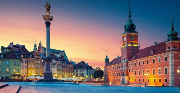 3 Hour: Warsaw Old Town With Royal Castle /Inc. Pick-Up/ - Recommended Attire