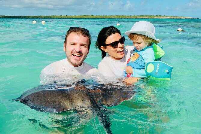 3-Hours Eye-Opening Stingray City Antigua - Transfer R/T included - Key Points