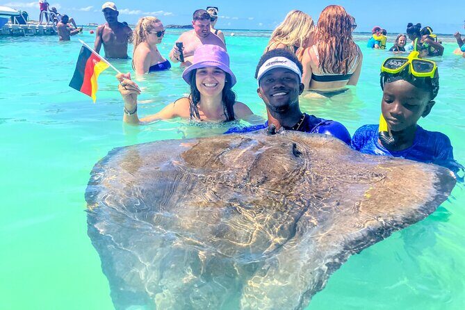 3-Hours Eye-Opening Stingray City Antigua - Transfer R/T included - Who Should Consider This Tour?