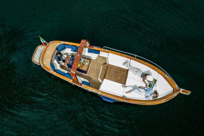 3 Hours Private Boat Tour on Como Lake Bellagio (Wood Boat) - Accessibility Considerations