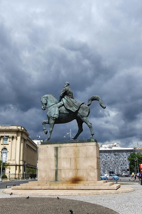 3 Hours Private Walking Tour in Bucharest City - Tour Duration and Pricing