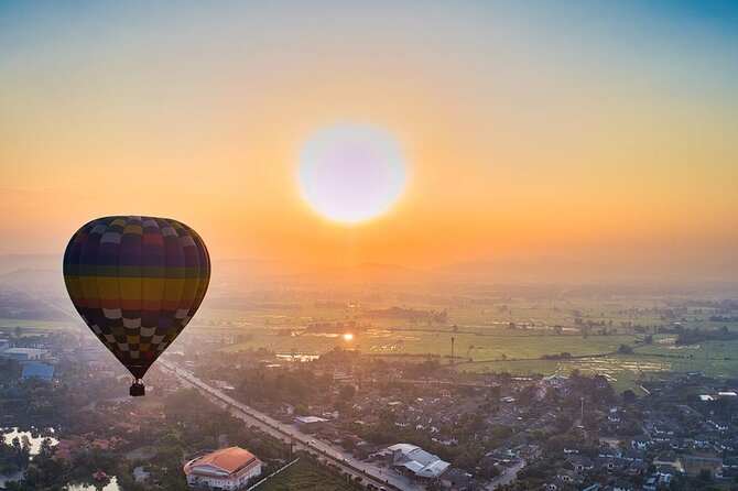 3 Hours Sunrise Hot Air Balloon Adventure in Chiang Mai - Stunning Views During Sunset