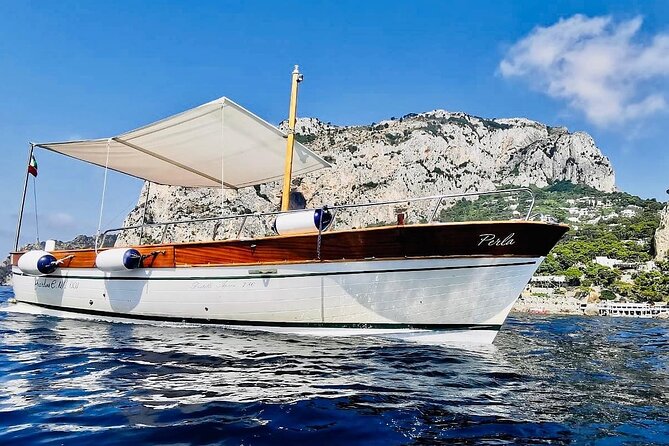 3 Hours Tour of Capri With Traditional Gozzo - Discovering the Blue Grotto
