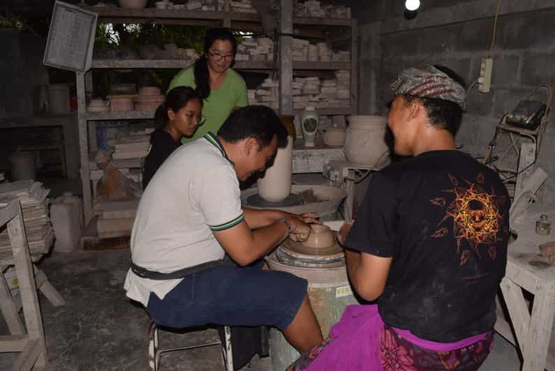 3 Hours Wheel Throwing Basic Ceramic Class - Key Points