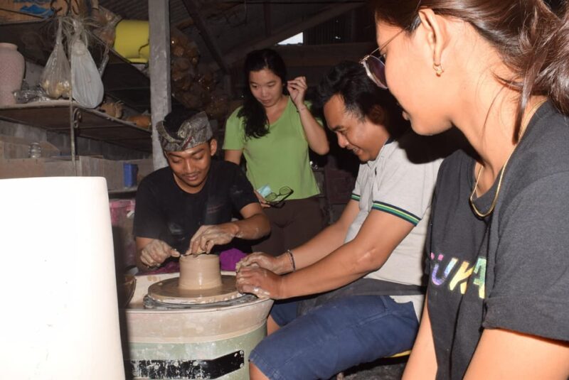 3 Hours Wheel Throwing Basic Ceramic Class - Learning Experience