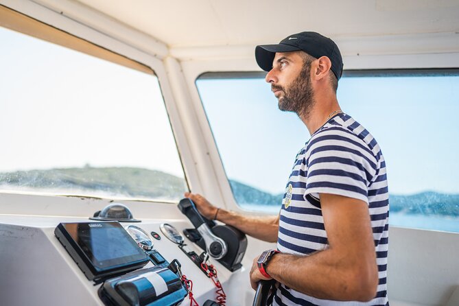 3 Islands Tour - HopOnHopOff - Daily Ticket - Unique Experiences