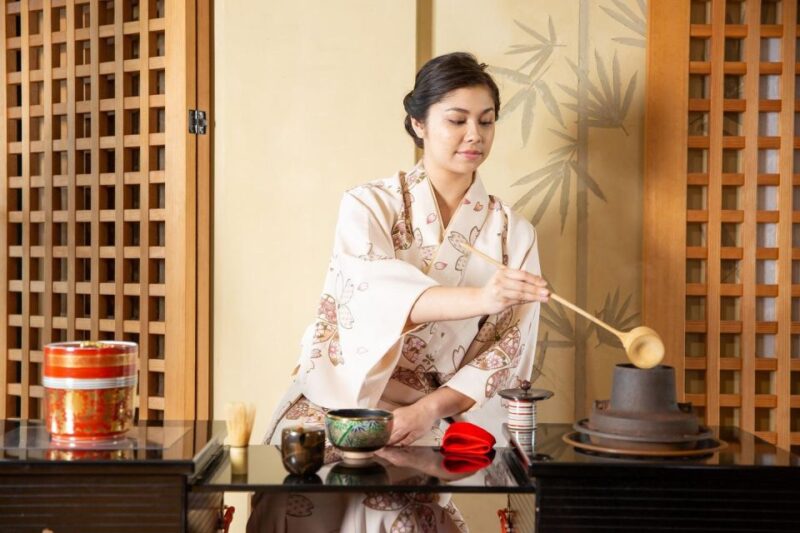 3 Japanese Cultures Experience in 1 Day With Simple Kimono - Flower Arrangement