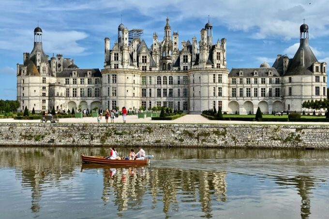 3 Loire Castles Live Guided Small Group by Minivan Winery - Transportation Details