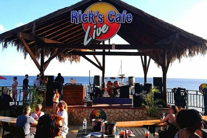 3 to 5 Hour Private Herbal Tour Shopping and Dinner at Ricks Cafe - Why This Tour Offers Great Value