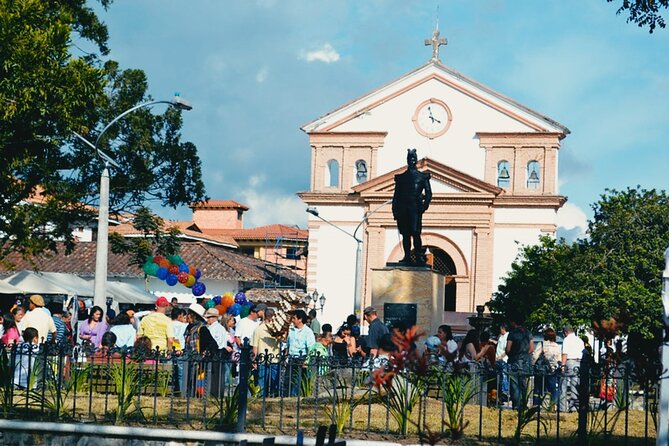 3 Towns Colonial Private Tour Leaving From Medellin - Pickup Information