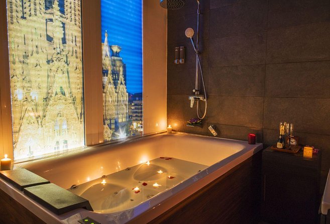 30 Min Couple MASSAGE and 30 Min Floral Bath at THAI SPA MASSAGE - Massage Initiation and Aromatherapy
