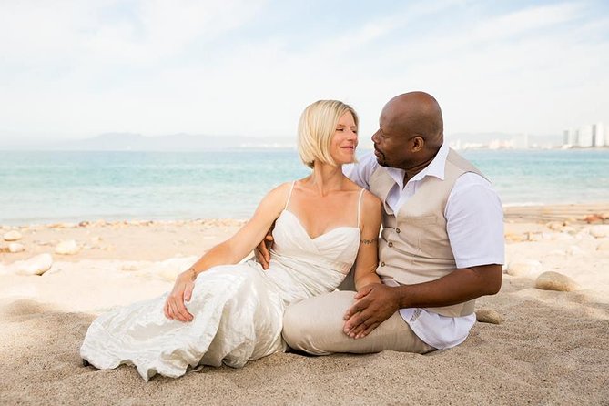 30 Min Puerto Vallarta Portrait Photography Session - Capturing Vacation Memories
