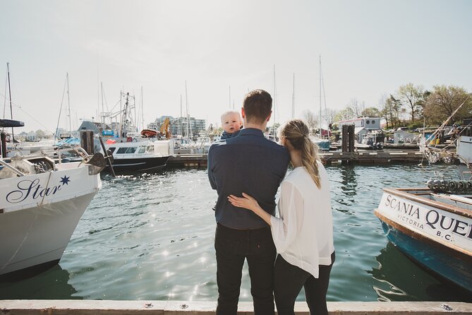 30 Minute Private Vacation Photography Session With Local Photographer in Victoria - Group Size and Age Restrictions