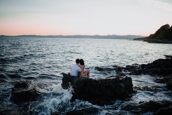 30 Minute Private Vacation Photography Session With Local Photographer in Victoria - Commercial Usage of Photos