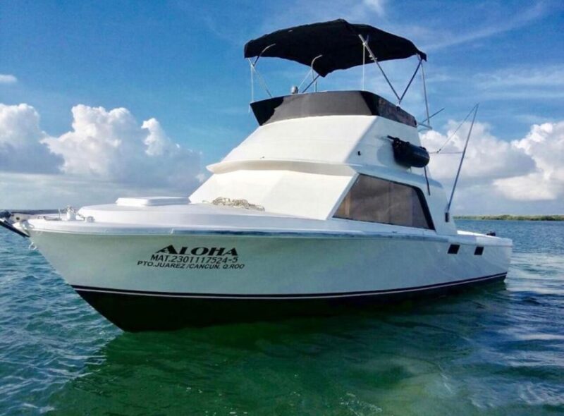 31ft Bertram Cancun Fishing Boat - Meeting Location and Guide